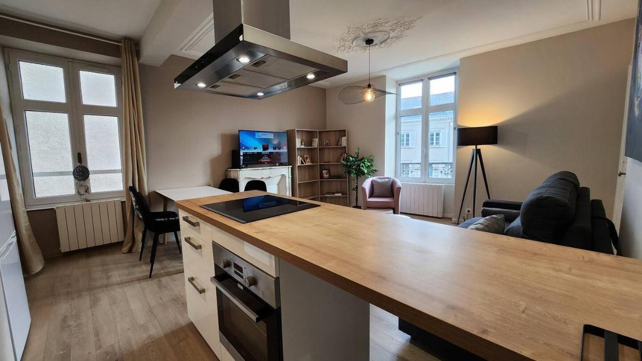 De Louis Apartment *